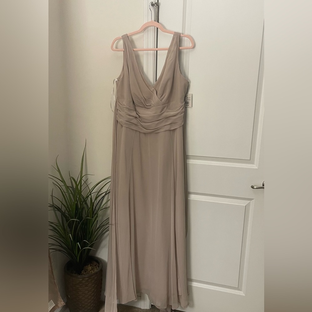 Formal bridesmaid’s dress